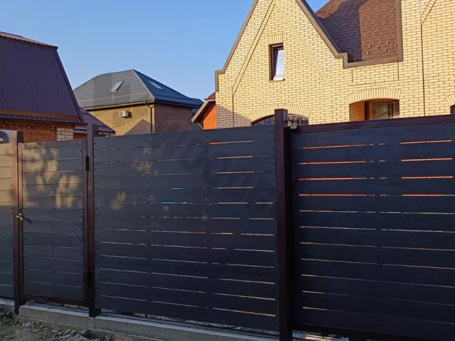 Горизонтальный штакетник из ДПК